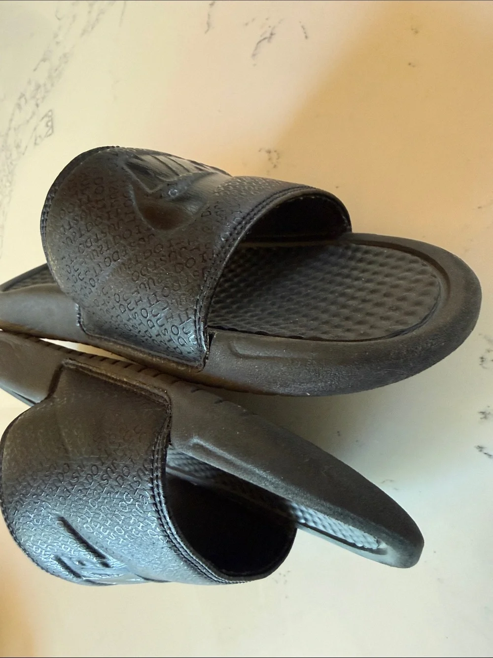 Nike Benassi JDI slides sandals in triple black Color men’s size 7